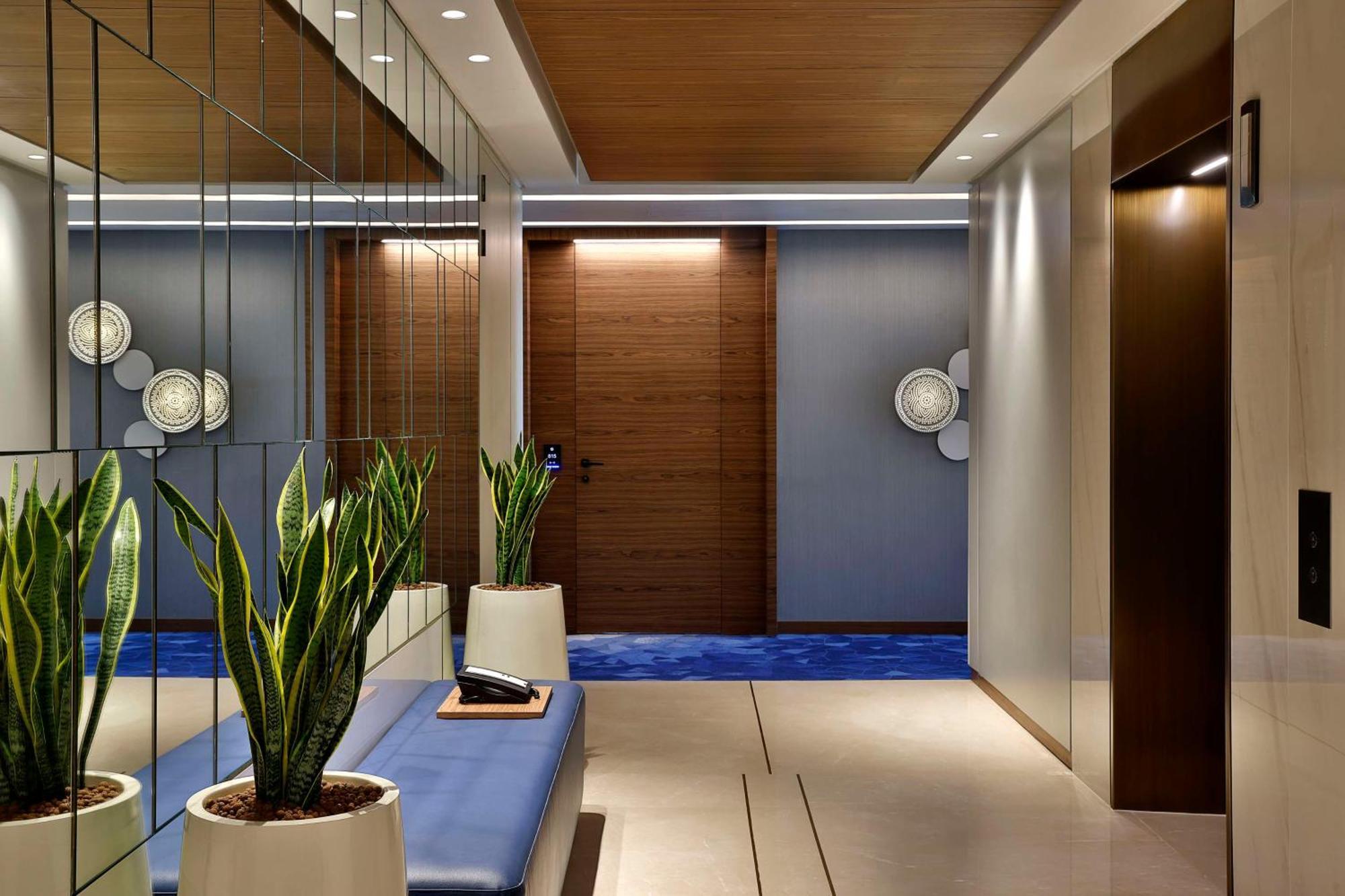 Tumbi West Palm Beach Hotel Dubai,Tapestry Collection Hilton Exterior photo