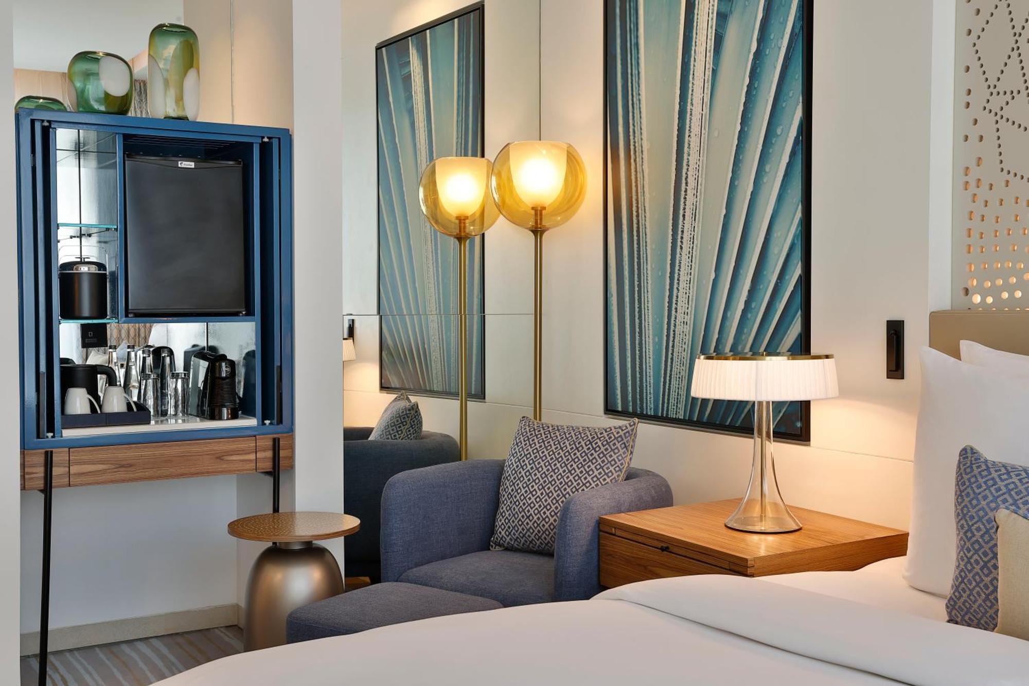 Tumbi West Palm Beach Hotel Dubai,Tapestry Collection Hilton Exterior photo
